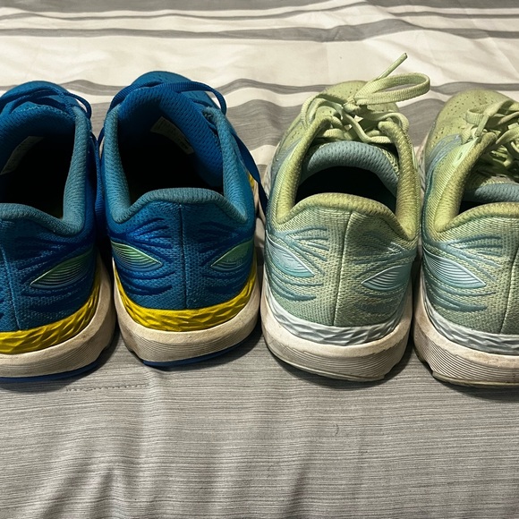 New Balancee running sneakers - Picture 2 of 2